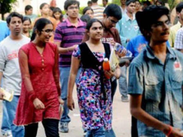 ప్రభుత్వ కాలేజీల్లో 1000 సీట్లతో పోటీ తీవ్రతరం