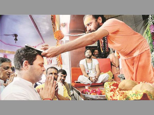 నవరాత్రి ఉత్సవాల్లో దేవాలయాల్లో ఇలా పూజలు