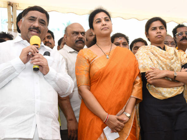 బుట్టా రేణుకకు ఫోన్ల బెడద