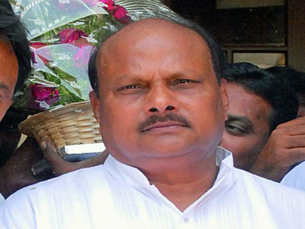 యనమల, నారాయణల్లో ఒకరికి ఉద్వాసన?