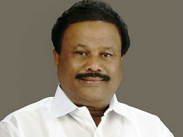 Tami Nadu Minister Dindigul Srinivasan refers Manmohan Singg as PM Tami Nadu Minister Dindigul Srinivasan refers Manmohan Singg as PM