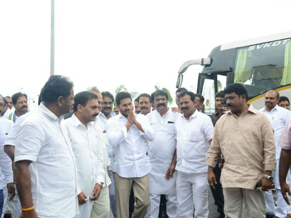 అసెంబ్లీ సమావేశాలను బహిష్కరించాలని వైసీపీ నిర్ణయం