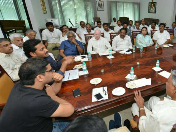 నవంబర్ 4న,.తిరుపతికి జగన్