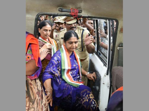 ఎక్కడికక్కడే నేతల అరెస్టులు