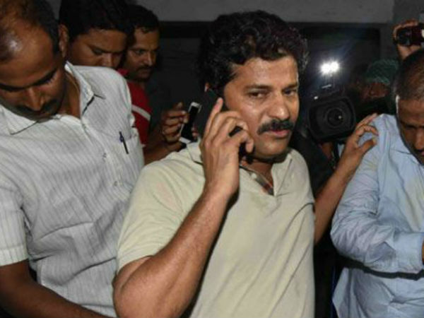 రేవంత్ ఒంటరిగా వెళ్లడం బాధించింది