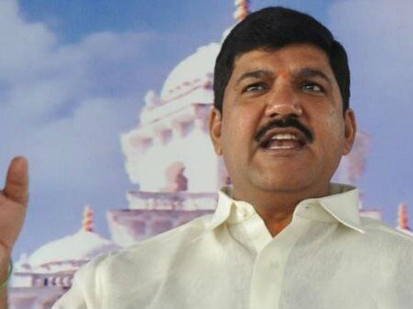 చంద్రబాబు వద్ద మాట్లాడుకుందామని...