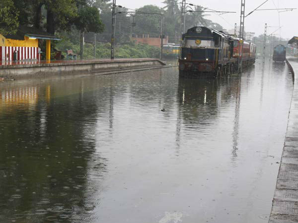 25 విమానాలు ఆలస్యం