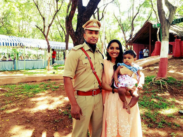 జాయిస్తో వివాహం ఇలా.