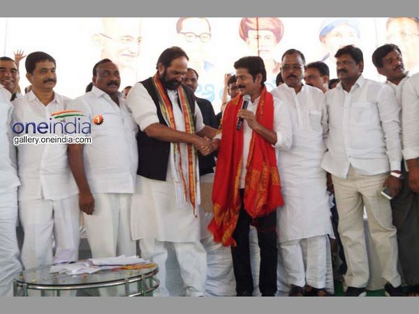 రేవంత్ రెడ్డితో టచ్లో వారు