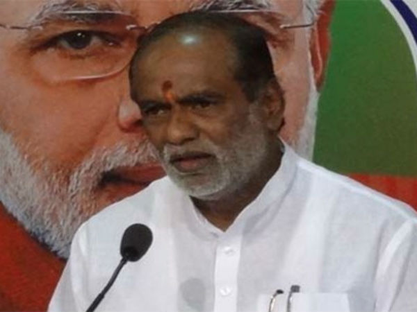 stage collapse: bjp laxman missed a big accident by a hairline stage collapse: bjp laxman missed a big accident by a hairline