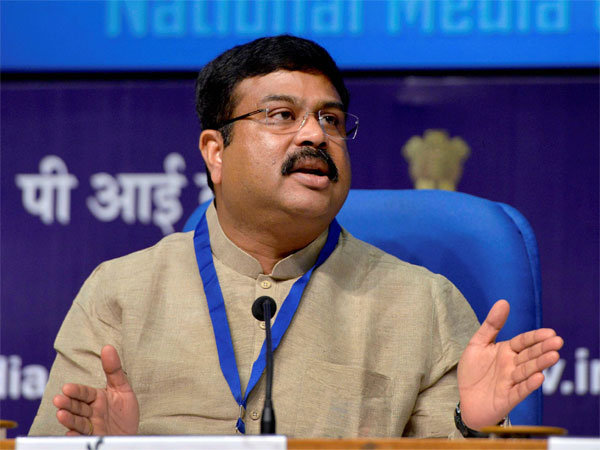 Oil minister urges states to cut VAT on petrol, diesel by 5% Oil minister urges states to cut VAT on petrol, diesel by 5%