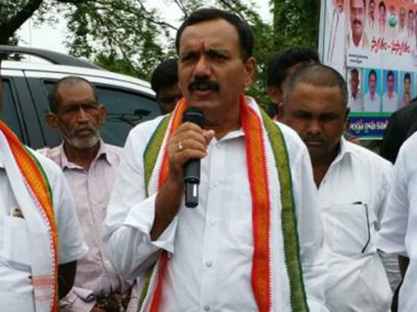Congress leader Gandra Venkataramana Reddy fires at Speaker Madhusudana Chary. Congress leader Gandra Venkataramana Reddy fires at Speaker Madhusudana Chary.