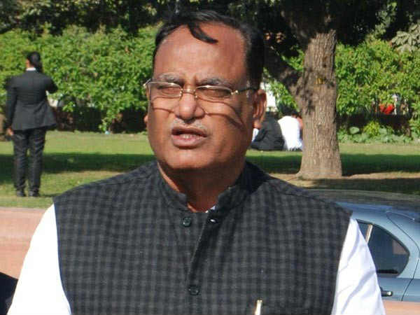 Komatireddy Venkat Reddy tried to join TRS says Gutta Sukhender Reddy Komatireddy Venkat Reddy tried to join TRS says Gutta Sukhender Reddy