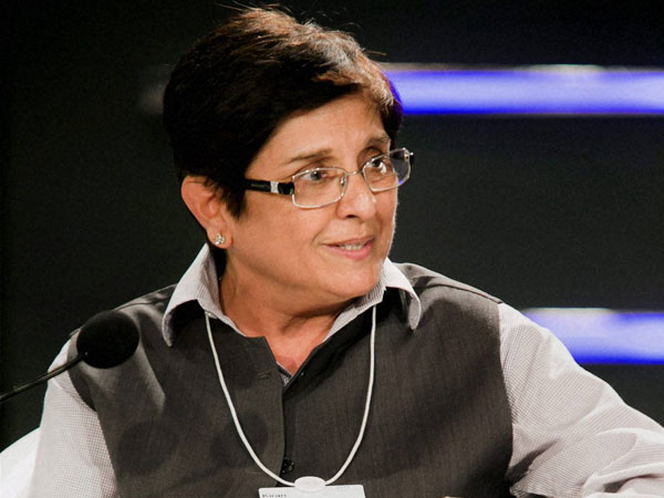 Kiran Bedi shows sportswomanship, jumps over fence at government hospital in Puducherry Kiran Bedi shows sportswomanship, jumps over fence at government hospital in Puducherry