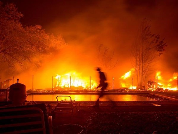 Wildfires in Northern California Kill at Least 10 and Destroy 1,500 Buildings Wildfires in Northern California Kill at Least 10 and Destroy 1,500 Buildings