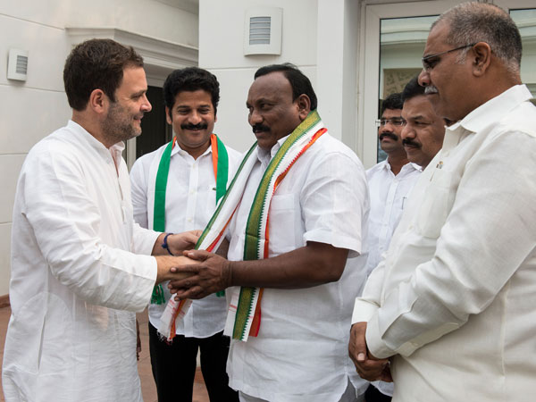 కొందరి అలక, పేర్లు చెప్పిన రేవంత్ రెడ్డి