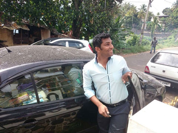 ఇంత తెలివిగా కాపీ: