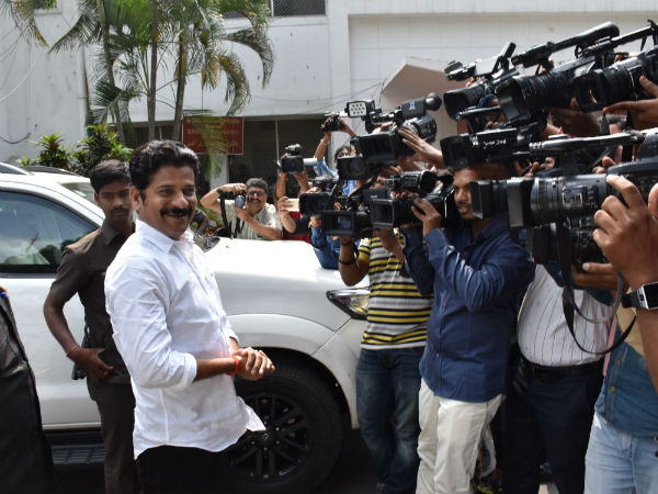 రేవంత్రెడ్డి ఎమ్మెల్యే పదవికి రాజీనామాపై ఏం చేస్తారు