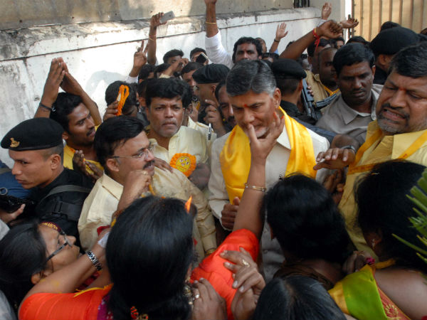 రాజకీయాల్లో ఏం చేస్తామో చెప్పకూడదు