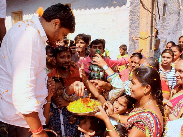 ఒక వార్తా చానెల్ ఇంటర్వ్యూలో ఇలా హార్దిక్