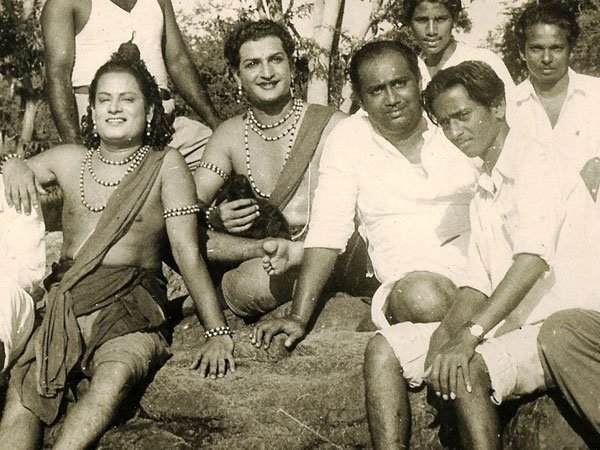 ఫ్యాన్స్ షూటింగ్ చూసేందుకు ఏర్పాట్లు