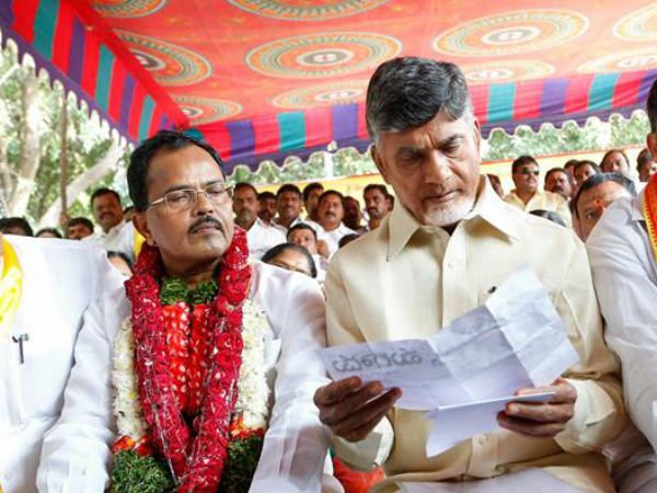 చంద్రబాబుపై ప్రశంసలు