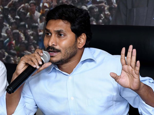 జగన్ పాదయాత్ర విజయవంతం కావాలి