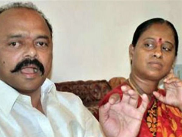 టీఆర్ఎస్ నేతలతో కాంగ్రెస్ చర్చలు