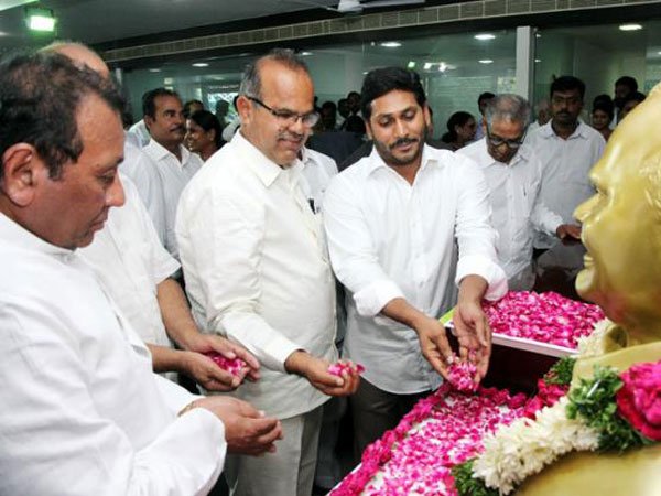 ఇప్పుడు అత్యధిక ఆదాయ పన్ను చెల్లించే కుటుంబాల్లో ఒకటి