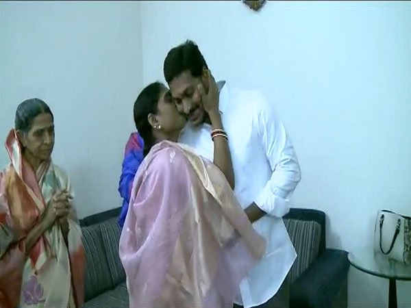 బాబు వంటి మోసగాడు దేశచరిత్రలో లేరు