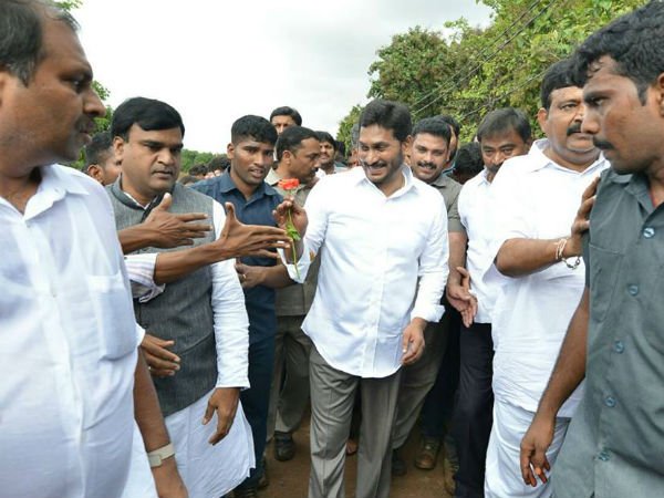 బాబు విడుదలయ్యే 4 సినిమాలు చూస్తారు, ఇంకా నయం