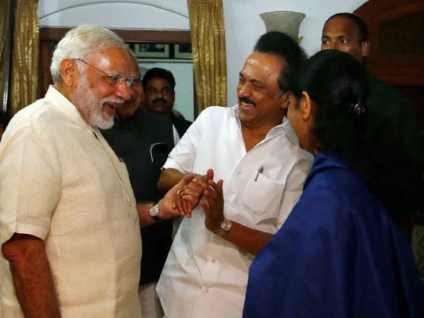అన్నాడీఎంకే నేతలతో !
