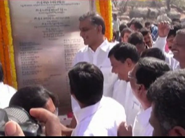 పరిహారం చెల్లింపులో టీఆర్ఎస్ నాయకుల జోక్యం