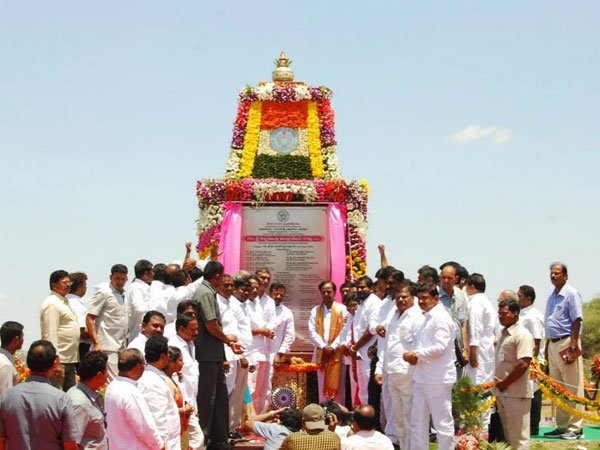ఆందోళన చేస్తే పోలీసుల రంగ ప్రవేశం