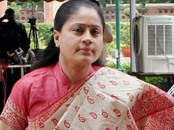 పార్టీ కోసం విజయశాంతి ప్రచారం