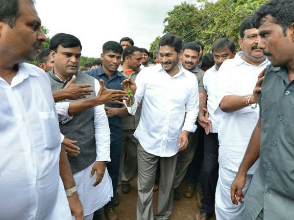 రాజకీయాల నుంచి తప్పుకుంటా, రాజీనామా చేస్తావా