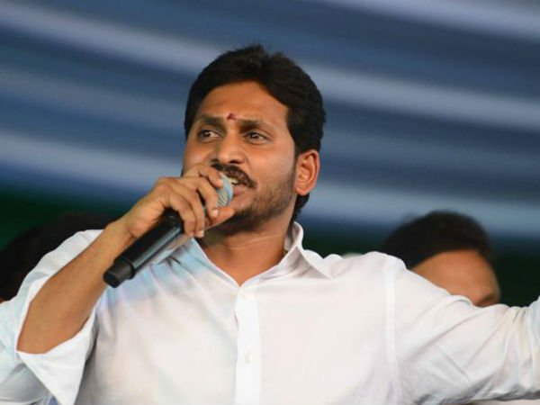 భవిష్యత్పై కృష్ణా జిల్లా వైఎస్ఆర్ కాంగ్రెస్ నేతల ఆందోళన