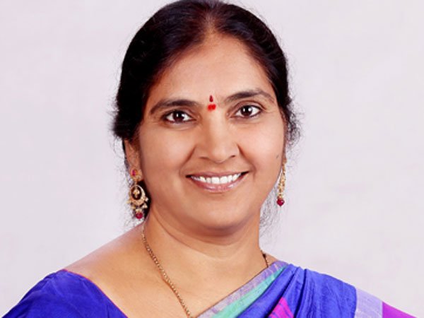 మెదక్ జడ్పీటీసీ మాటంటే అధికారులకు వేదం