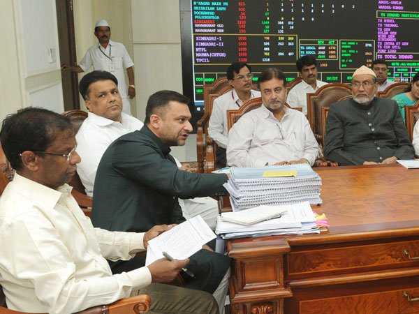 ఉర్దూ ఇక ద్వితీయ అధికార భాష