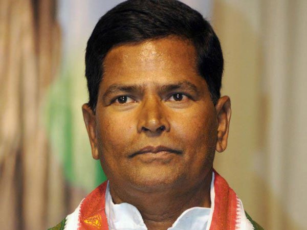 మాజీ ఎమ్మెల్యేతో చల్లాతో దెబ్బతిన్న సంబంధాలు