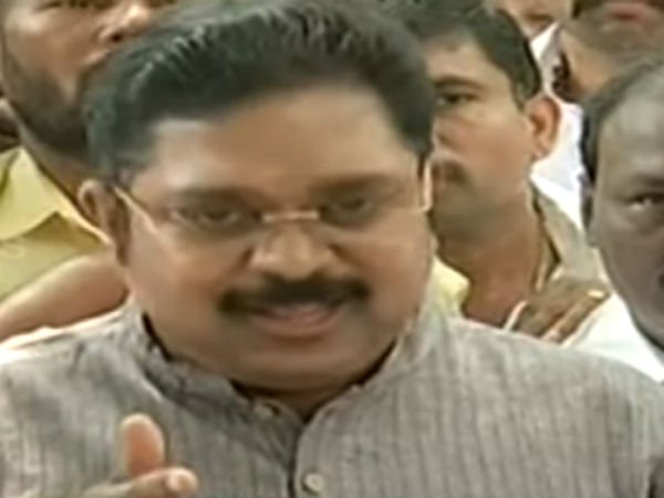 నిపుణులతో భేటీ