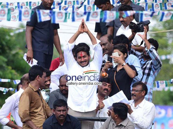 జగన్ తీరును తప్పుబడుతున్న పార్టీలు