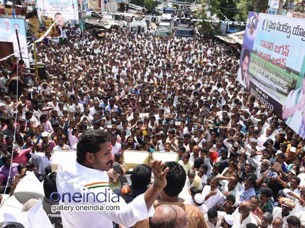 అసెంబ్లీ లాబీల్లో జగన్పై మంత్రులు, ఎమ్మెల్యేల మధ్య చర్చ