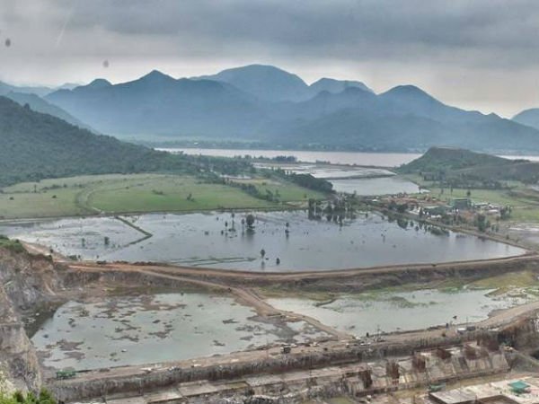 డైలమాలో చంద్రబాబు ప్రభుత్వం