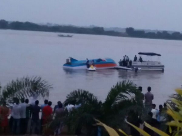 గుండె ఆగినంత పని.. 15మందిని కాపాడాం