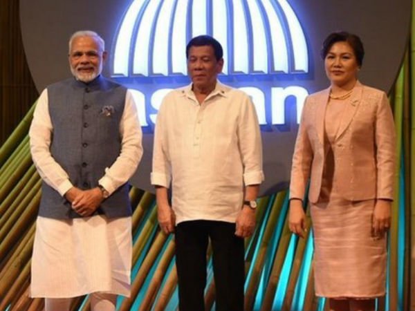 దేశాధినేతలకు మోదీ మర్యాద పూర్వక పలుకరింపు