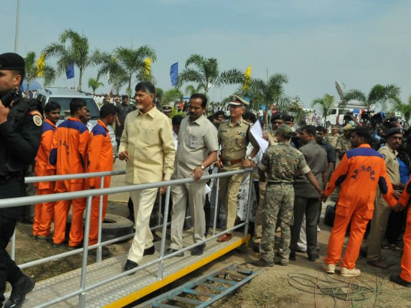 ఆర్తనాదాలు విన్నారు