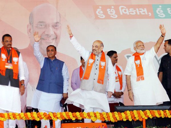 సర్వేలో కాంగ్రెస్ పార్టీకి అనుకూలంగా వాతావరణం