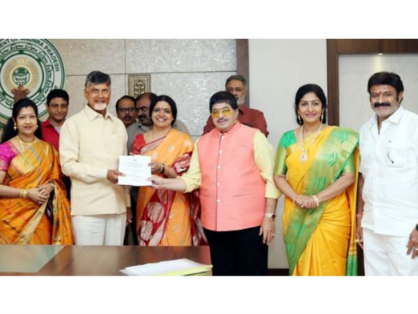 కలిసింది వీరే