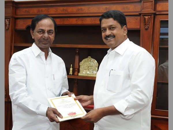 ప్రగతి భవన్లో కేసీఆర్ను కలిసిన పయ్యావుల